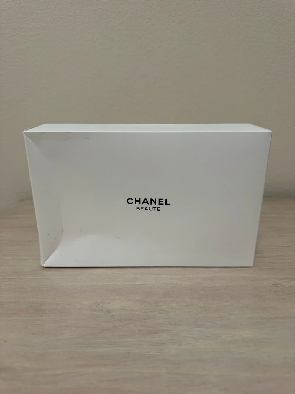 CHANEL White and Gold Cosmetic Pouch